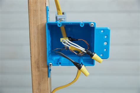 devices to splice wire in a junction box|how to splice ground wire.